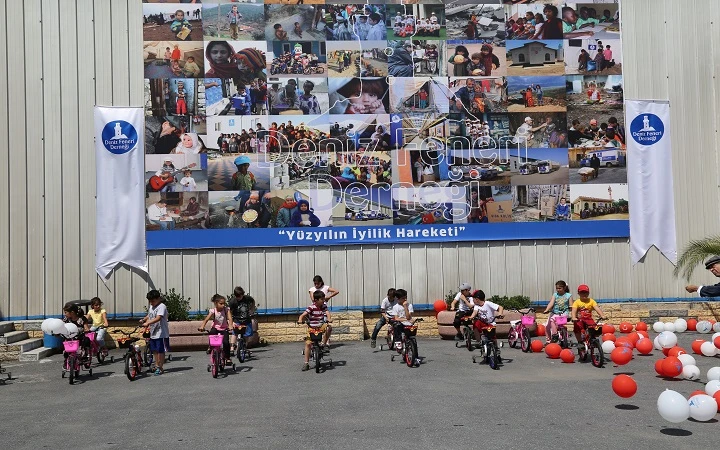 Deniz Feneri'nden 100 yetime bisiklet